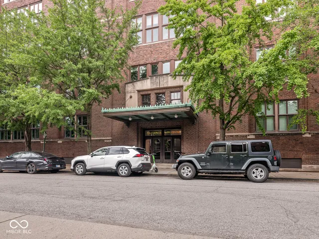 $375,000 | 430 North Park Avenue, Unit 104, Indianapolis, IN 46202
