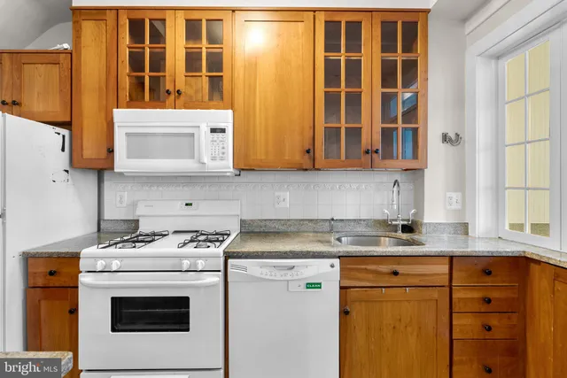 $5,000 | 2432 Tunlaw Road Northwest, Washington, DC 20007