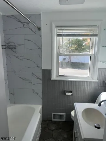 $3,850 | 442 Rosewood Terrace, Linden, NJ 07036