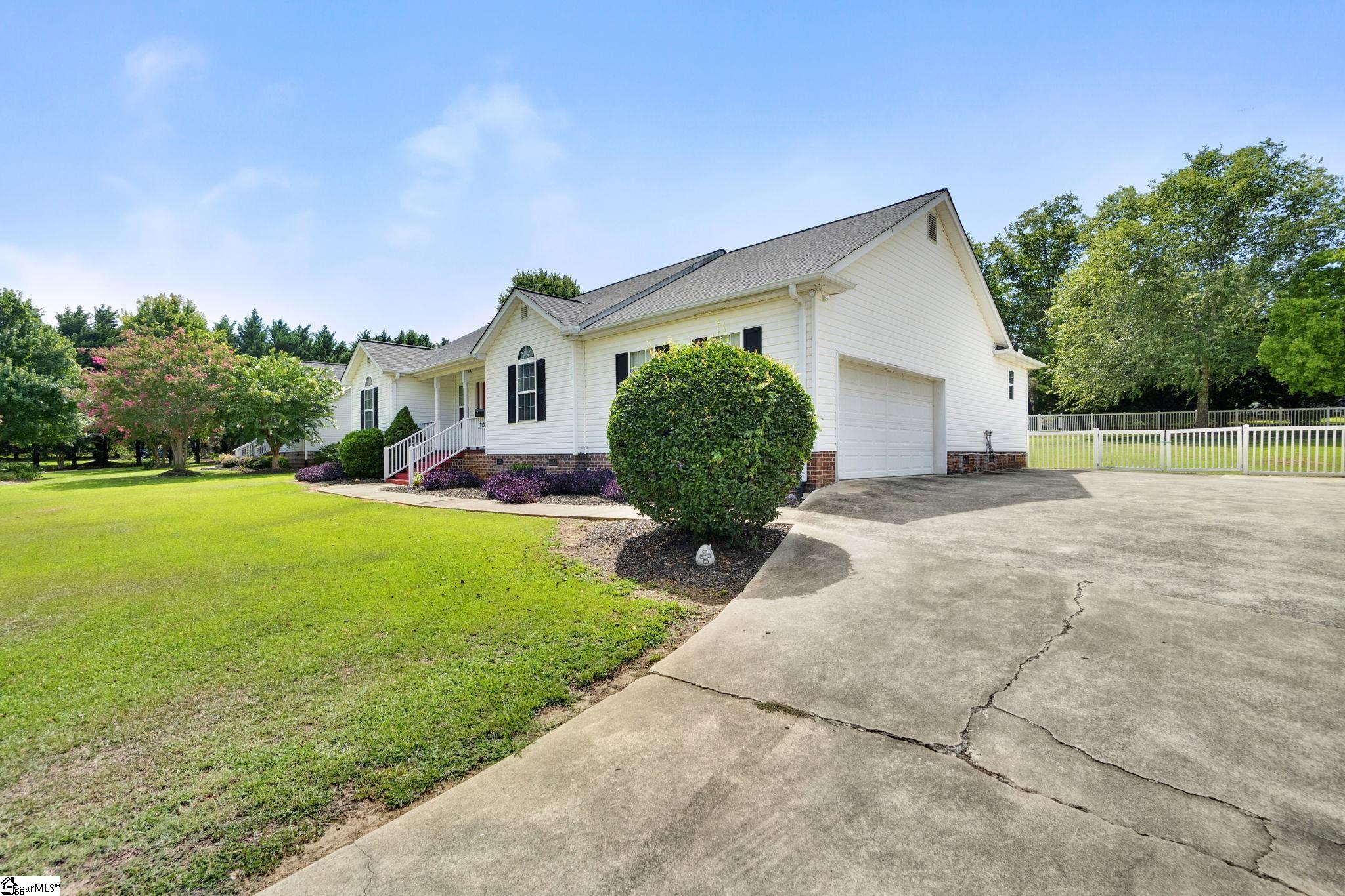 1710 Old Pendleton Road Easley, SC 29642 - Photo 3 of 35 Gallery Image 3