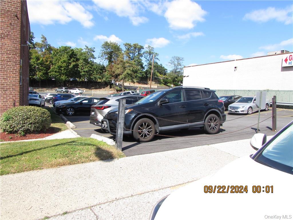 1561 Central Park Avenue, Unit I5 Yonkers, NY 10710 - Photo 16 of 18 View of parking