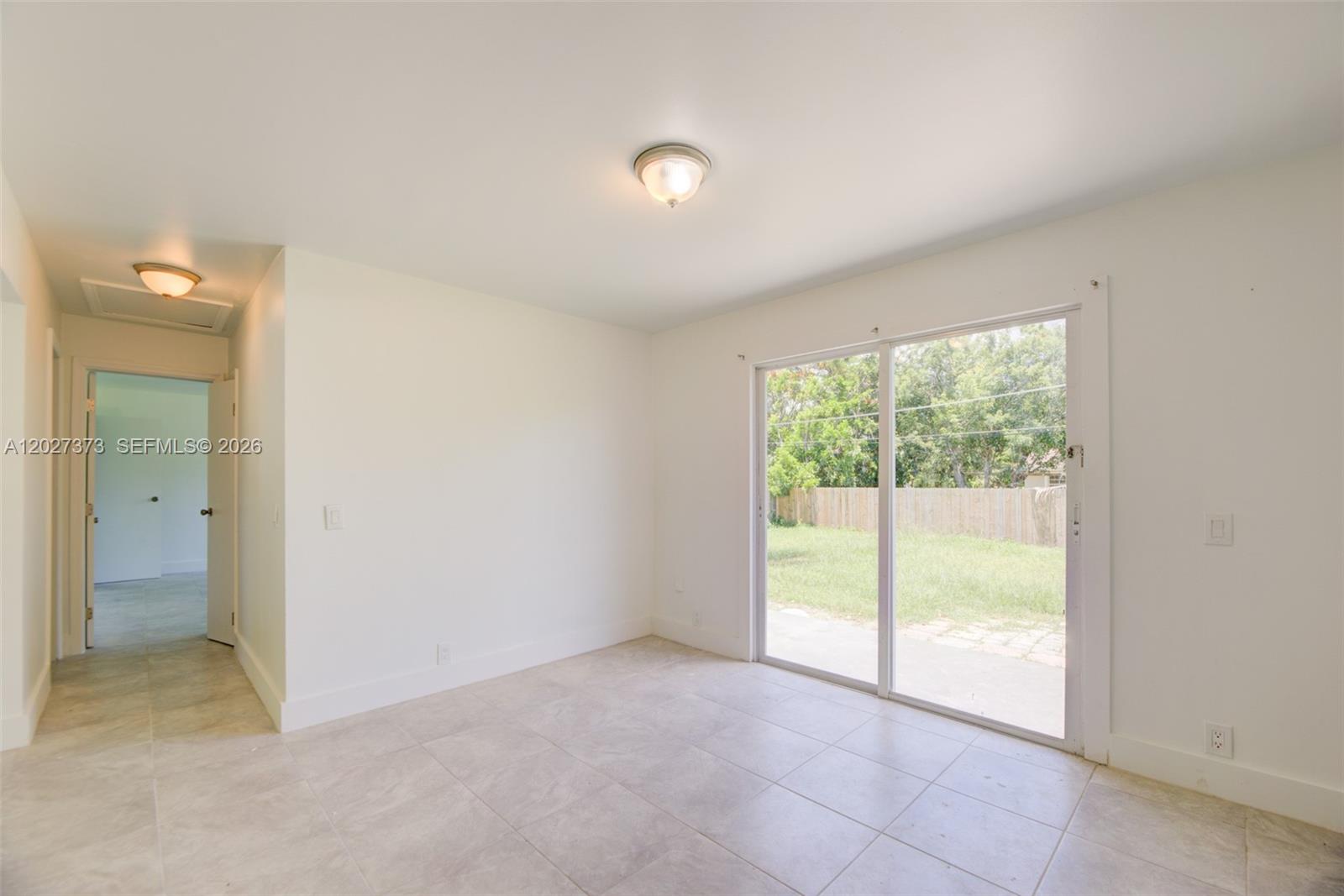 3327 Sapphire Road Lake Worth, FL 33462 - Photo 15 of 34