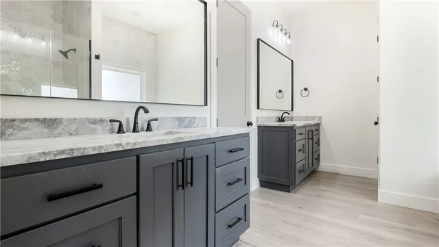 a view of window in an empty room