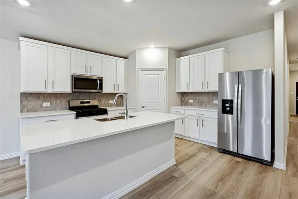 $2,650 | 2221 Horseshoe Lane, Seagoville, TX 75159