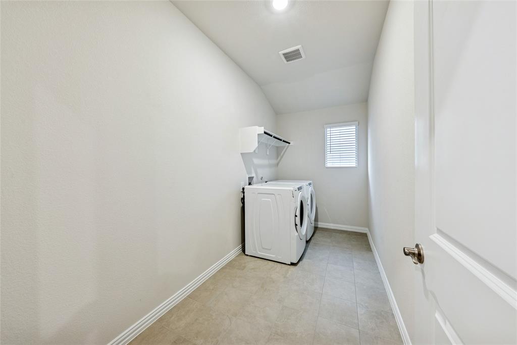 2221 Horseshoe Lane Seagoville, TX 75159 - Photo 11 of 21 a utility room with dryer and washer