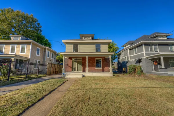$2,300 | 1270 Peach Avenue, Memphis, TN 38104