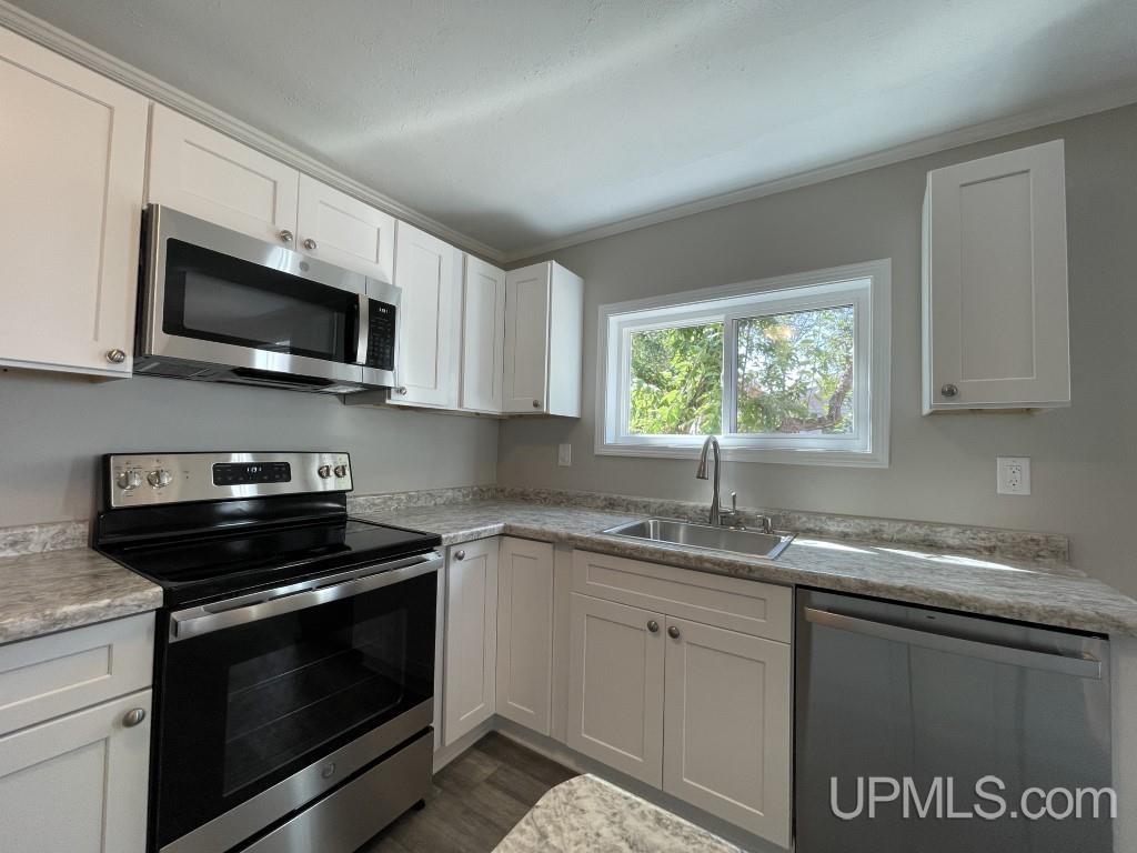 923 Halliday Street L'Anse, MI 49946 - Photo 7 of 52