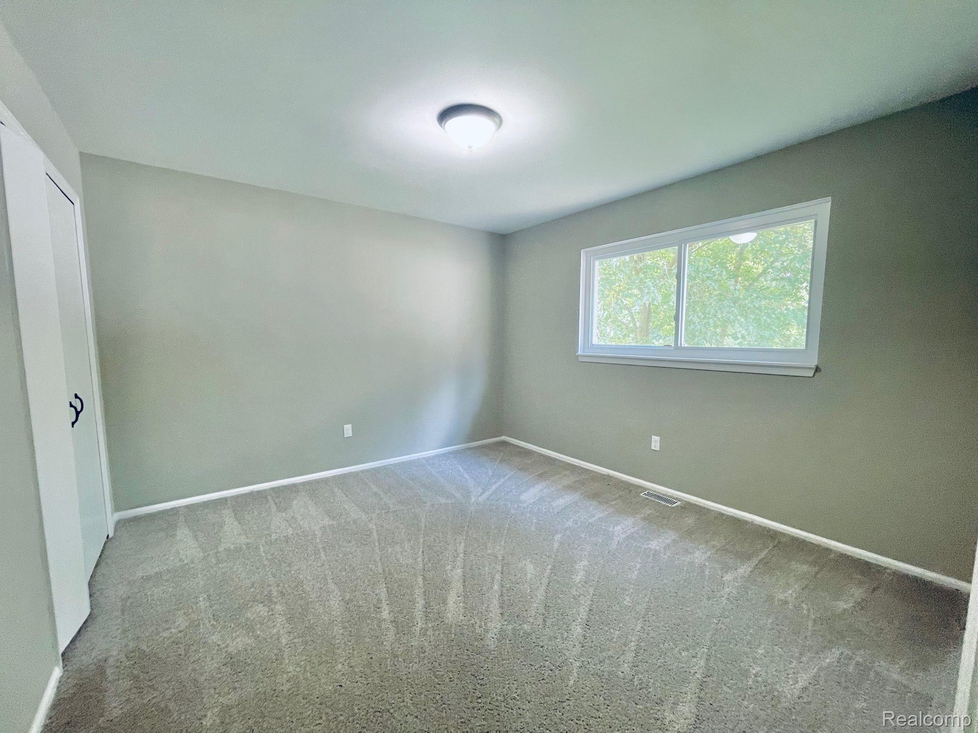 850 Ridgemont Street Commerce Township, MI 48382 - Photo 12 of 15 Gallery Image 12