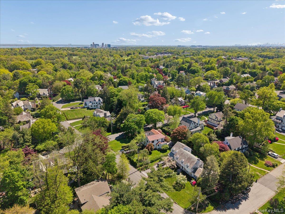62 Broadfield Road New Rochelle, NY 10804 - Photo 40 of 41 Gallery Image 40