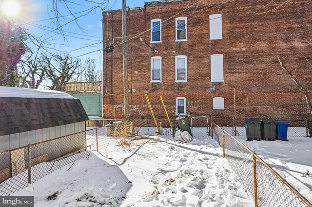 a view of a house with a bath tub