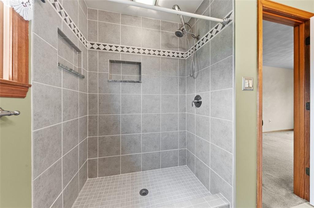5 Kalyn Court Irwin, PA 15642 - Photo 28 of 40 Master walk in shower with swimming pool grout