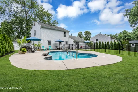 $575,000 | 1466 Arapaho Court, Toms River, NJ 08755