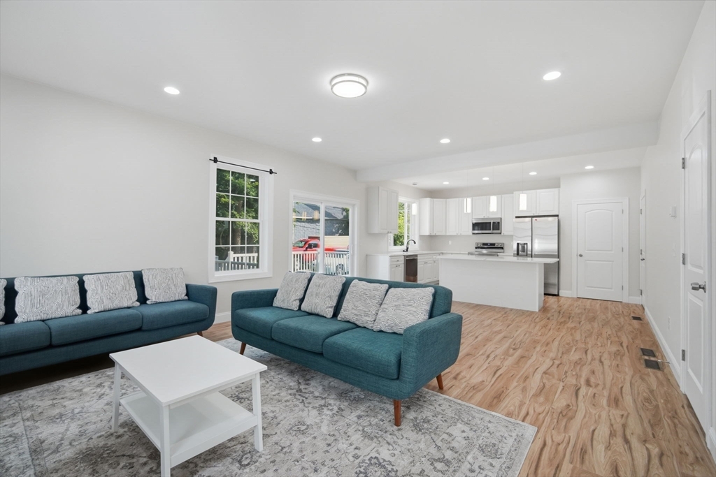24 Medford Street Springfield, MA 01107 - Photo 7 of 32 Gallery Image 7