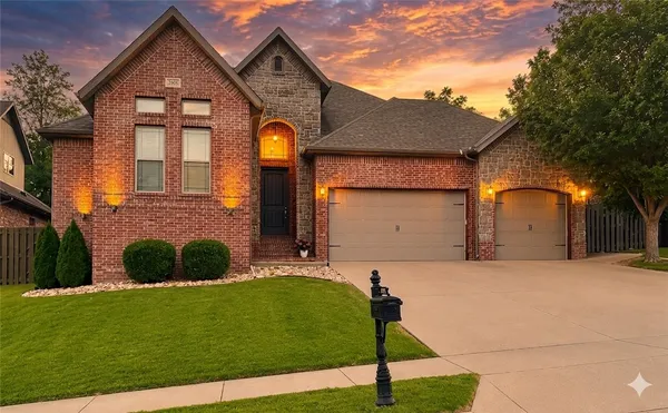 $679,000 | 2003 Northeast Steinbeck Drive, Bentonville, AR 72712
