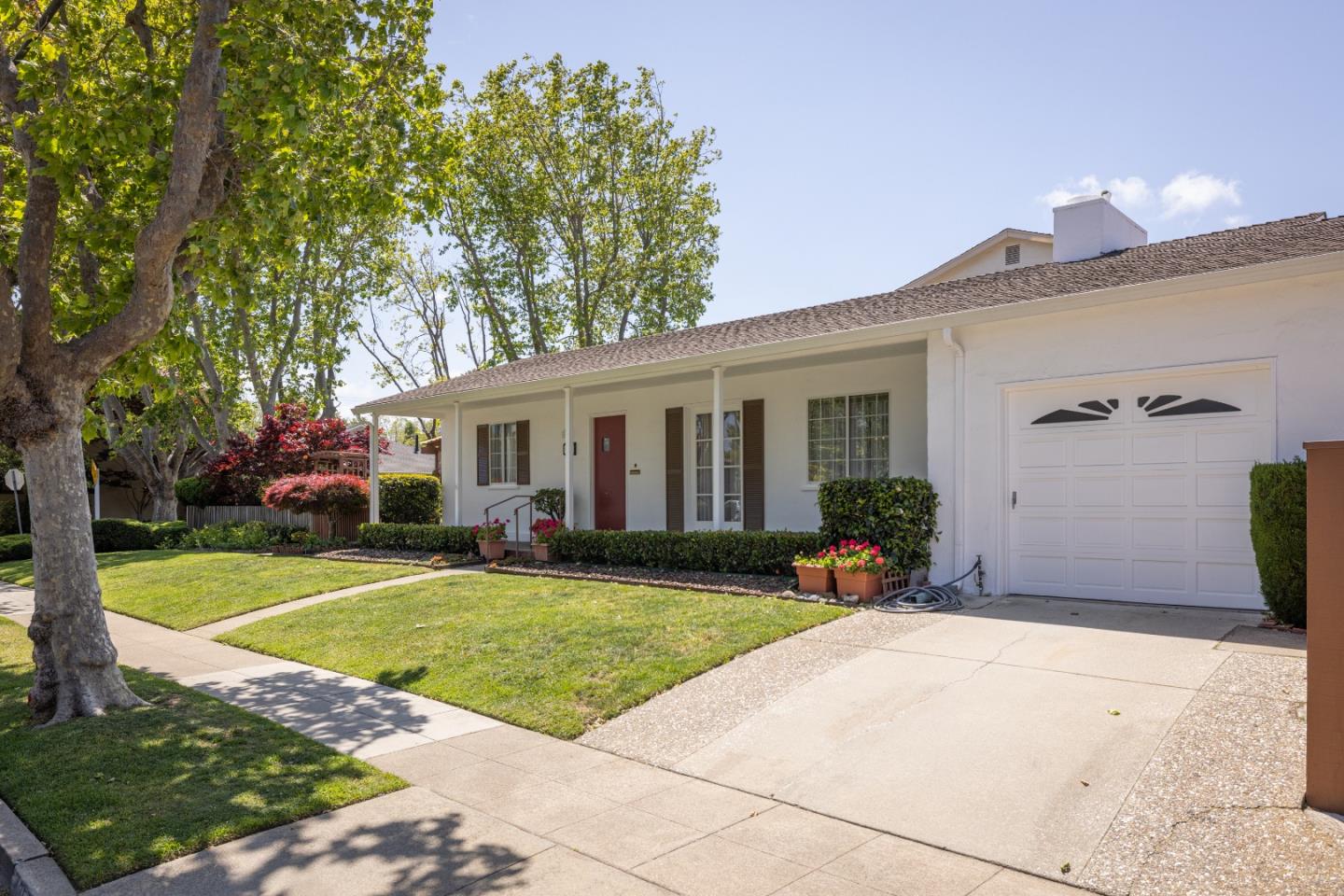435 Bloomfield Road Burlingame, CA 94010 - Photo 2 of 28 Gallery Image 2