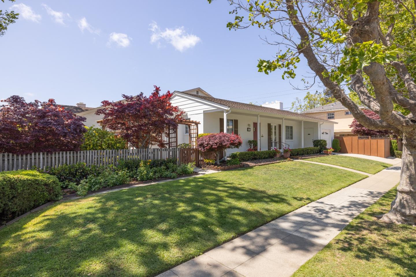 435 Bloomfield Road Burlingame, CA 94010 - Photo 4 of 28 Gallery Image 4