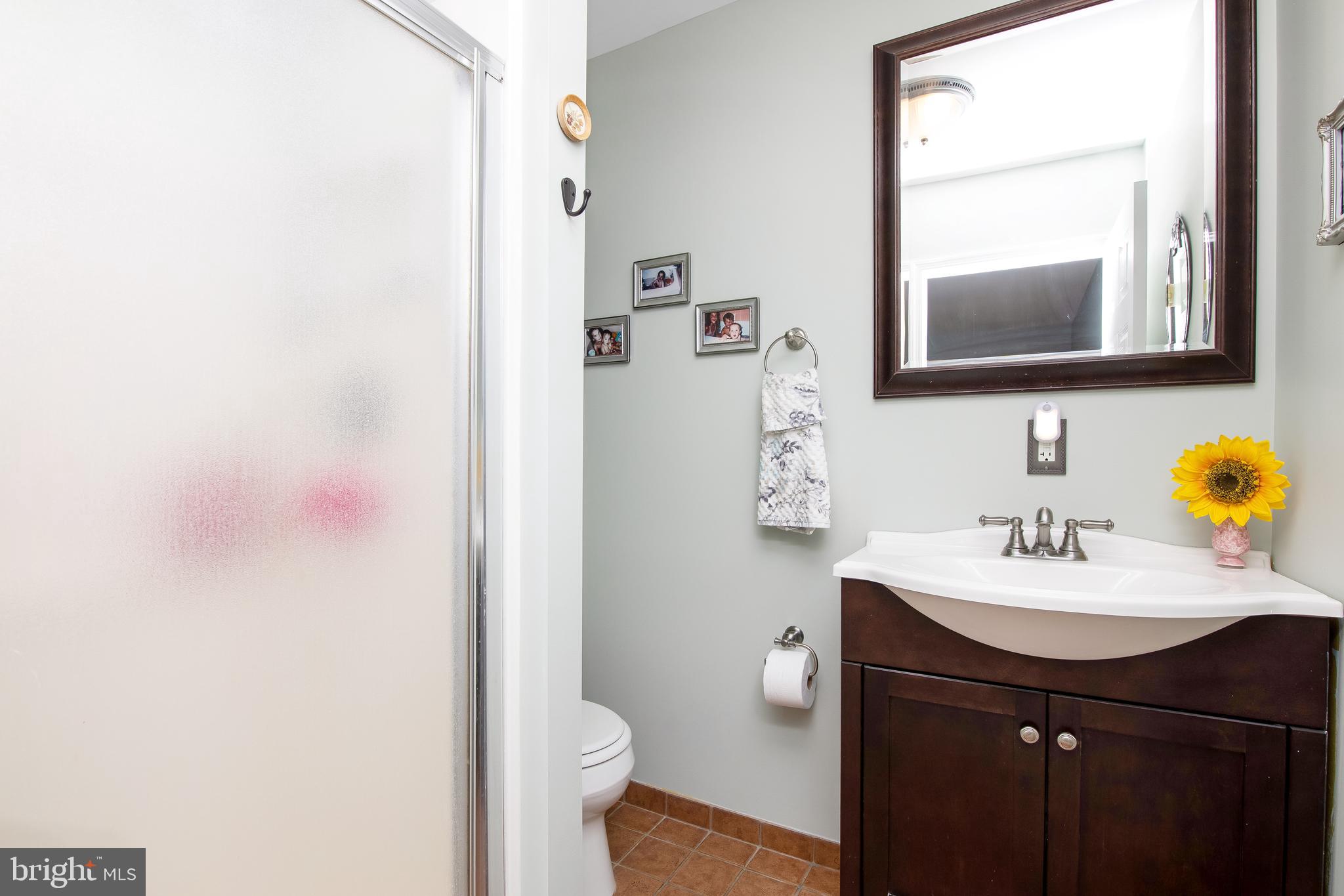 136 Tabernacle Road Medford Lakes, NJ 08055 - Photo 24 of 38 Full bath in Primary bedroom