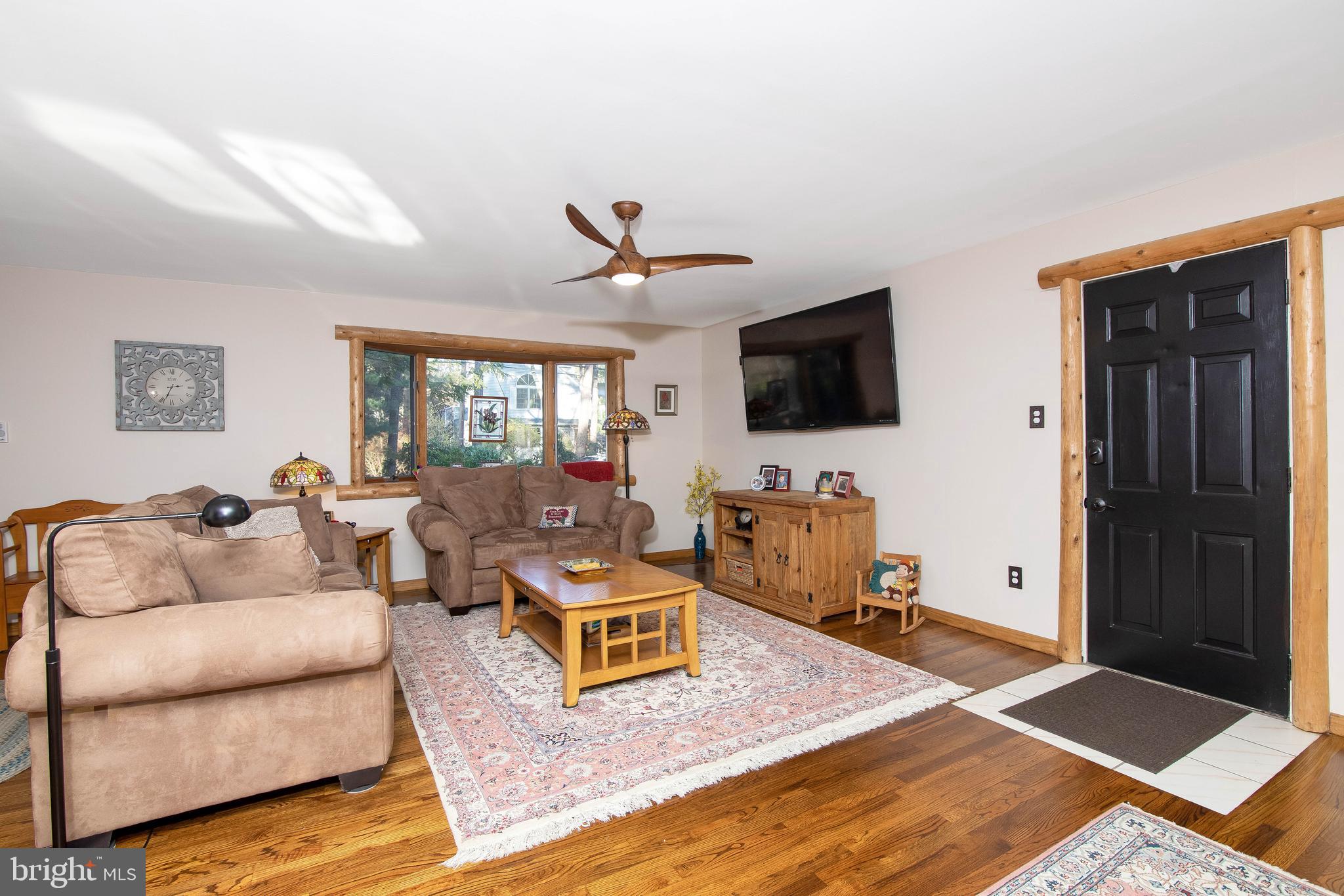 136 Tabernacle Road Medford Lakes, NJ 08055 - Photo 5 of 38 Living Room