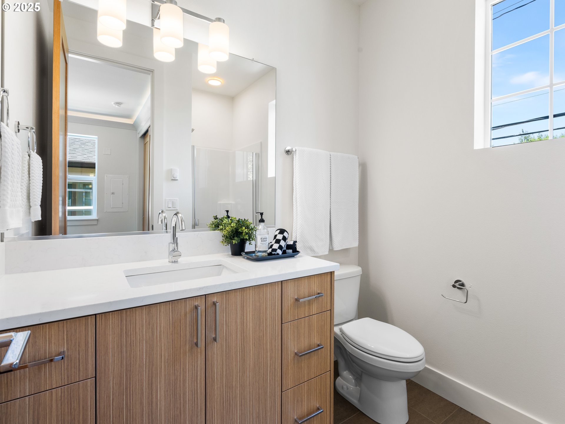 Northeast Ainsworth Street Portland, OR 97211 - Photo 17 of 47