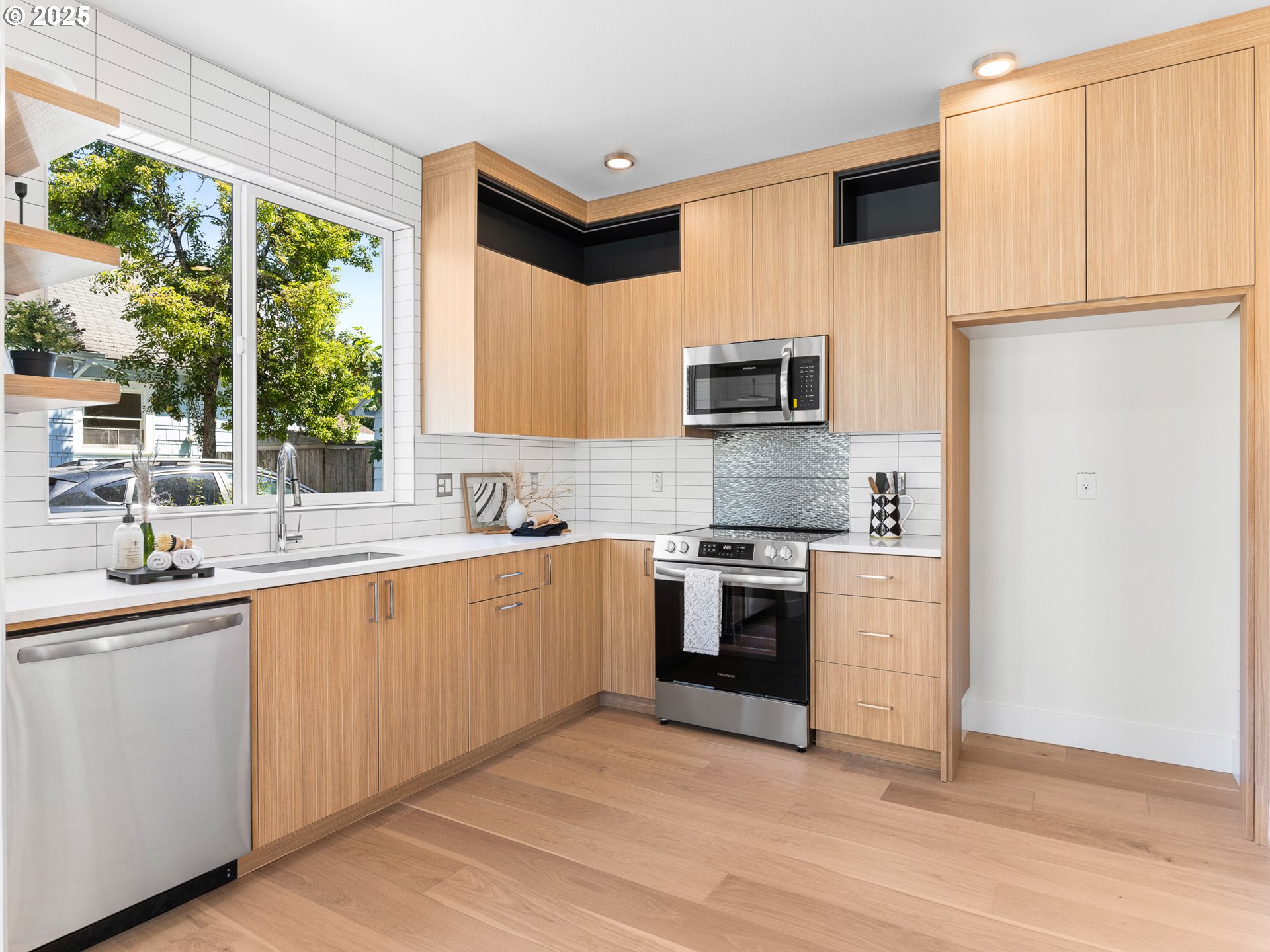 Northeast Ainsworth Street Portland, OR 97211 - Photo 24 of 47