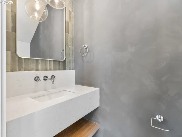 $6,999,000 | Northeast Ainsworth Street, Portland, OR 97211