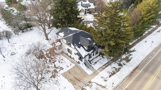 $975,000 | 312 South Whittaker Street, New Buffalo, MI 49117
