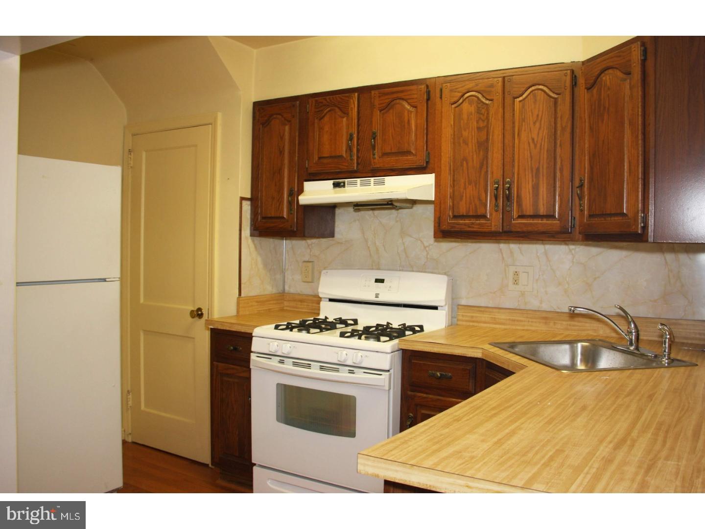 8591 Old Line Road Philadelphia, PA 19128 - Photo 8 of 25 Kitchen