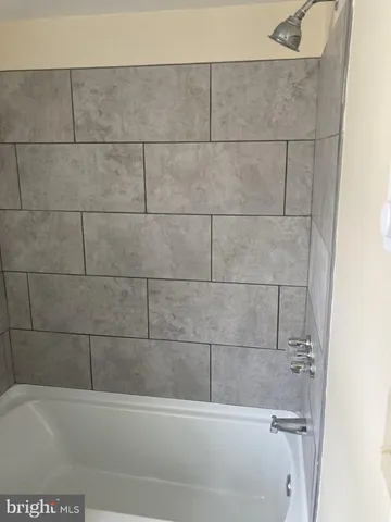 $750 | 45 North Green Street, Unit 3, Berkeley Springs, WV 25411