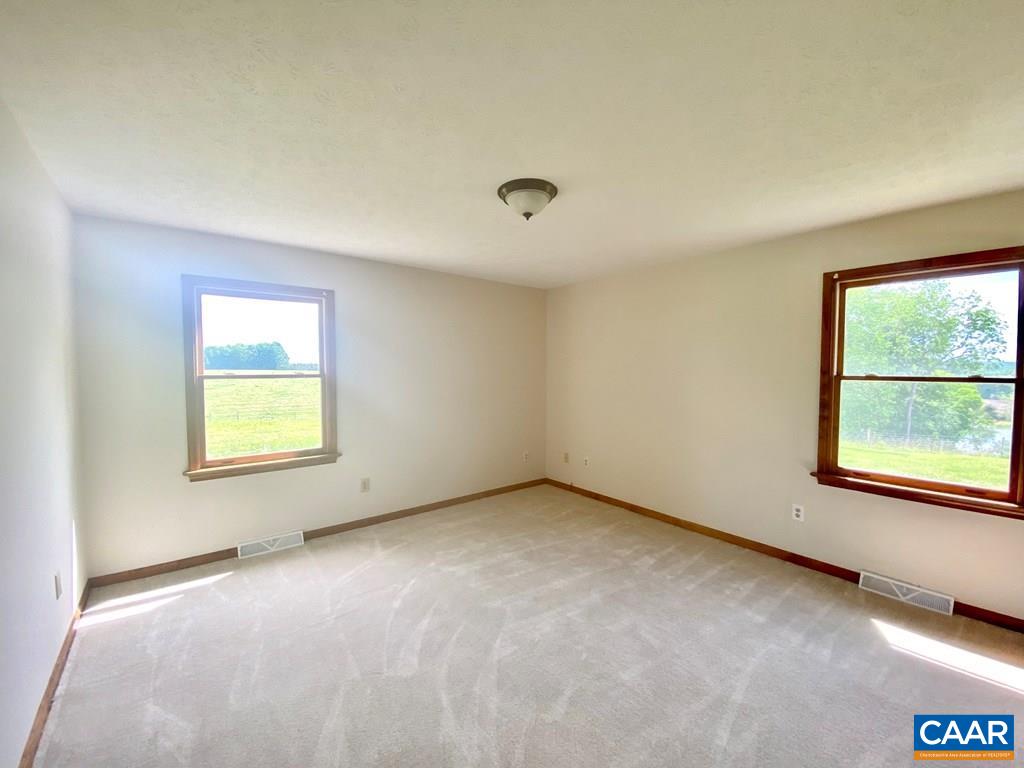 2586 Five Forks Road Pamplin, VA 23958 - Photo 8 of 22 an empty room with a window