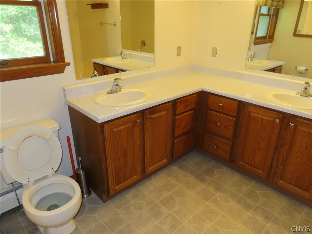 4886 Shepard Road Marcellus, NY 13108 - Photo 13 of 41 BATH PRIMARY SUITE