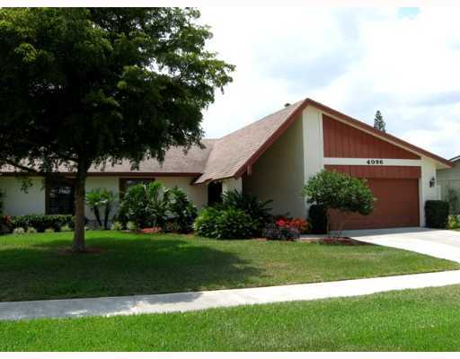 4096 Bay Laurel Way Boca Raton, FL 33487 - Photo 1 of 12 Primary Photo