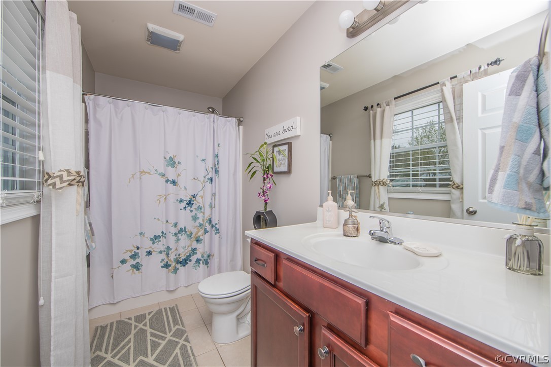 6908 River Road Petersburg, VA 23803 - Photo 23 of 32 Master Bathroom w/ Tile Flooring