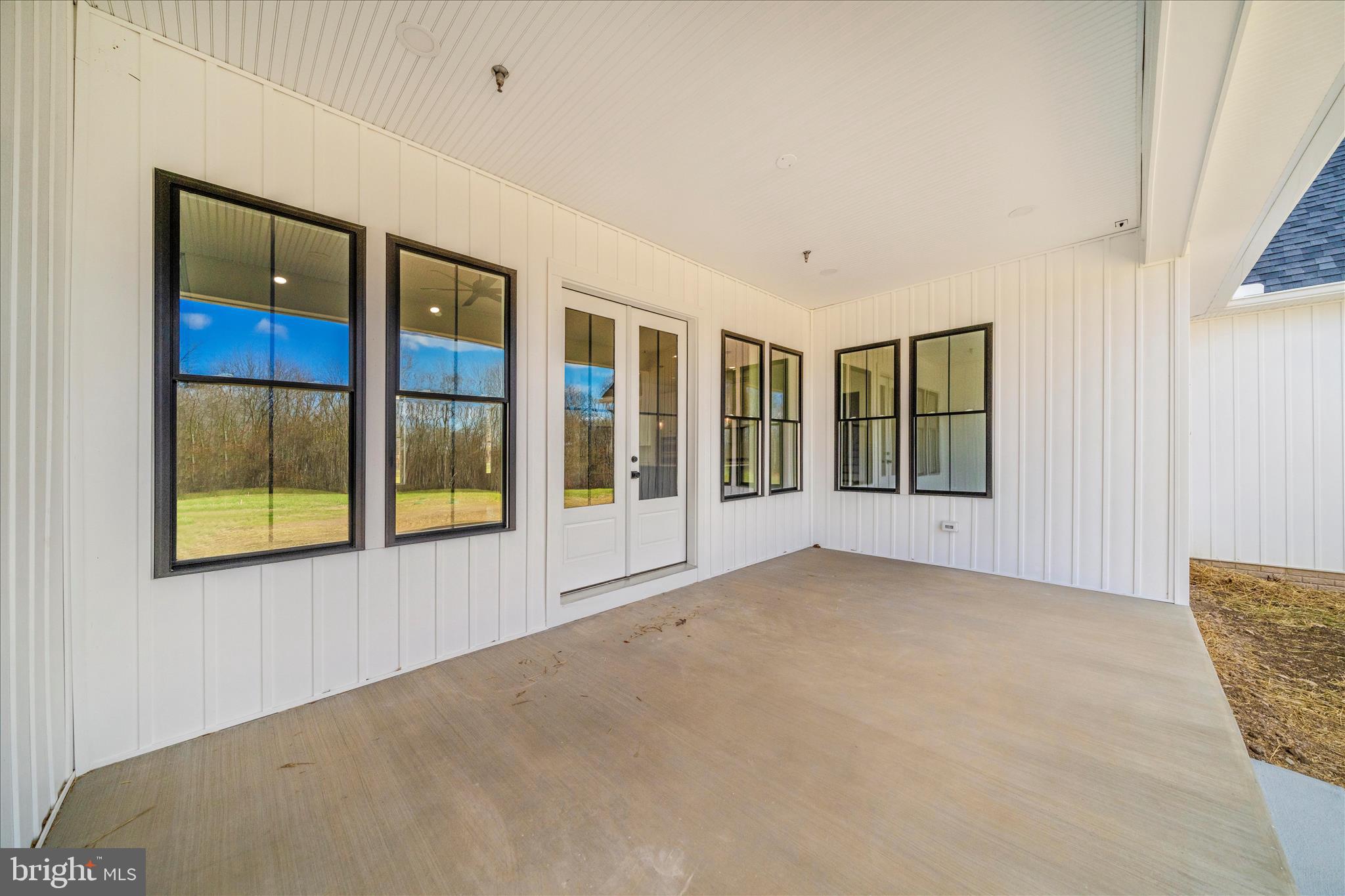 15030 New Windsor Road New Windsor, MD 21776 - Photo 49 of 63 a view of an empty room with a window
