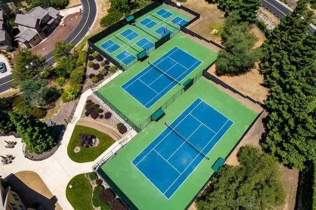 a view of a tennis court