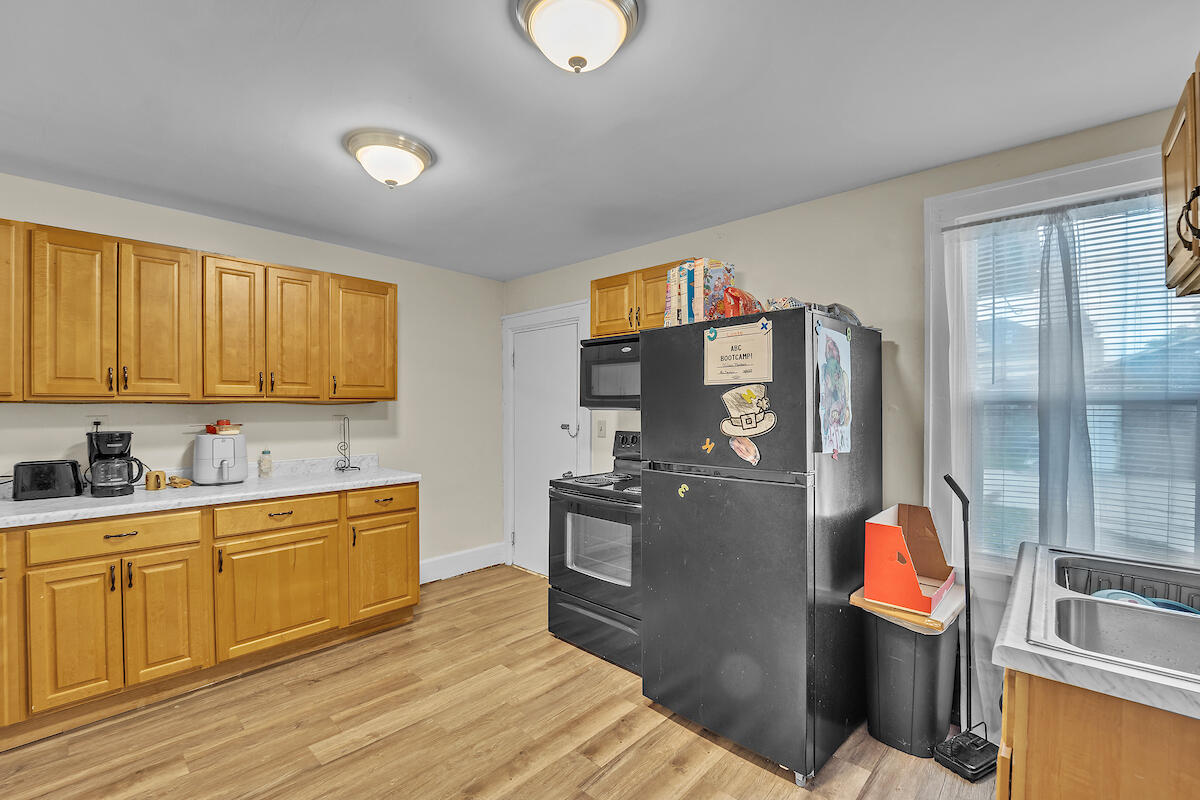 1427 Erie Street Racine, WI 53402 - Photo 14 of 19 Right Side Kitchen(1)