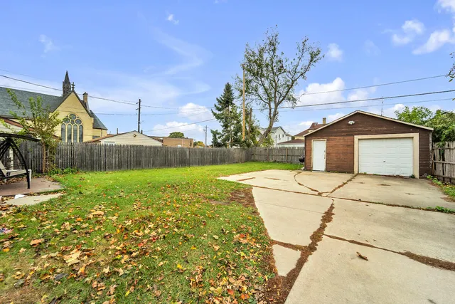 $165,000 | 1427 Erie Street, Racine, WI 53402