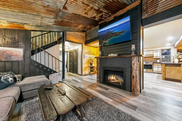 $1,175,000 | 10068 Olympic Boulevard, Truckee, CA 96161