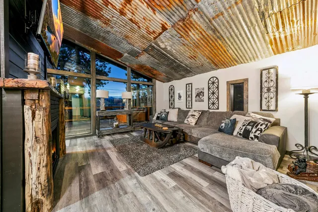 $1,175,000 | 10068 Olympic Boulevard, Truckee, CA 96161