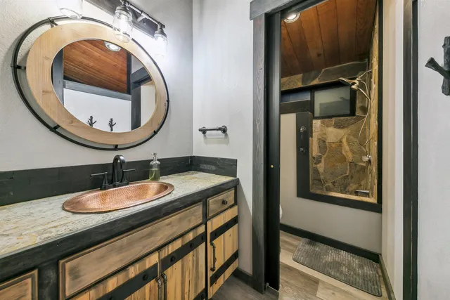 $1,175,000 | 10068 Olympic Boulevard, Truckee, CA 96161