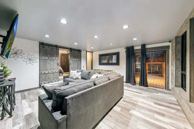 $1,175,000 | 10068 Olympic Boulevard, Truckee, CA 96161