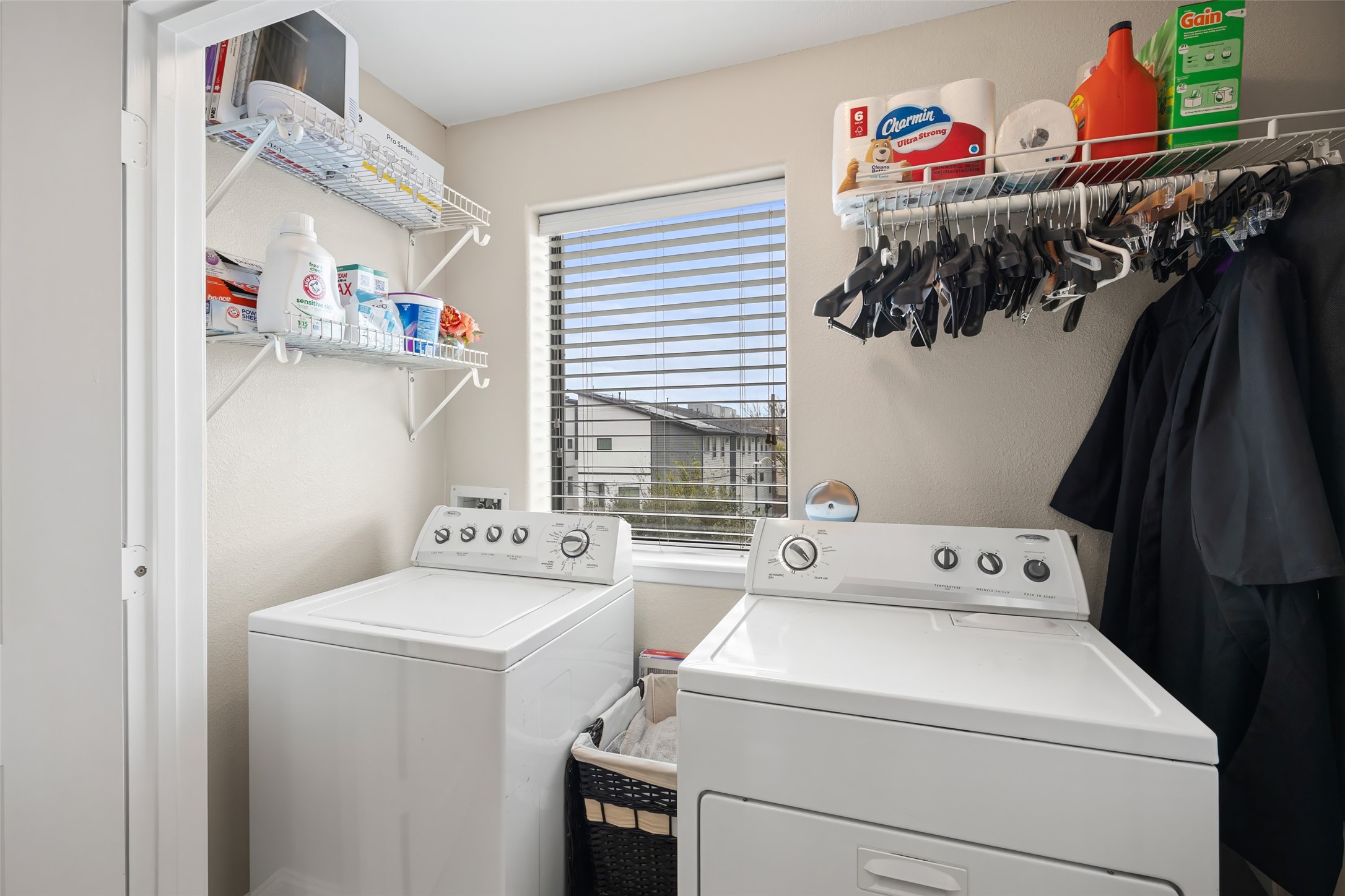 2320 Emancipation Avenue Houston, TX 77004 - Photo 29 of 38 a utility room with dryer and washer