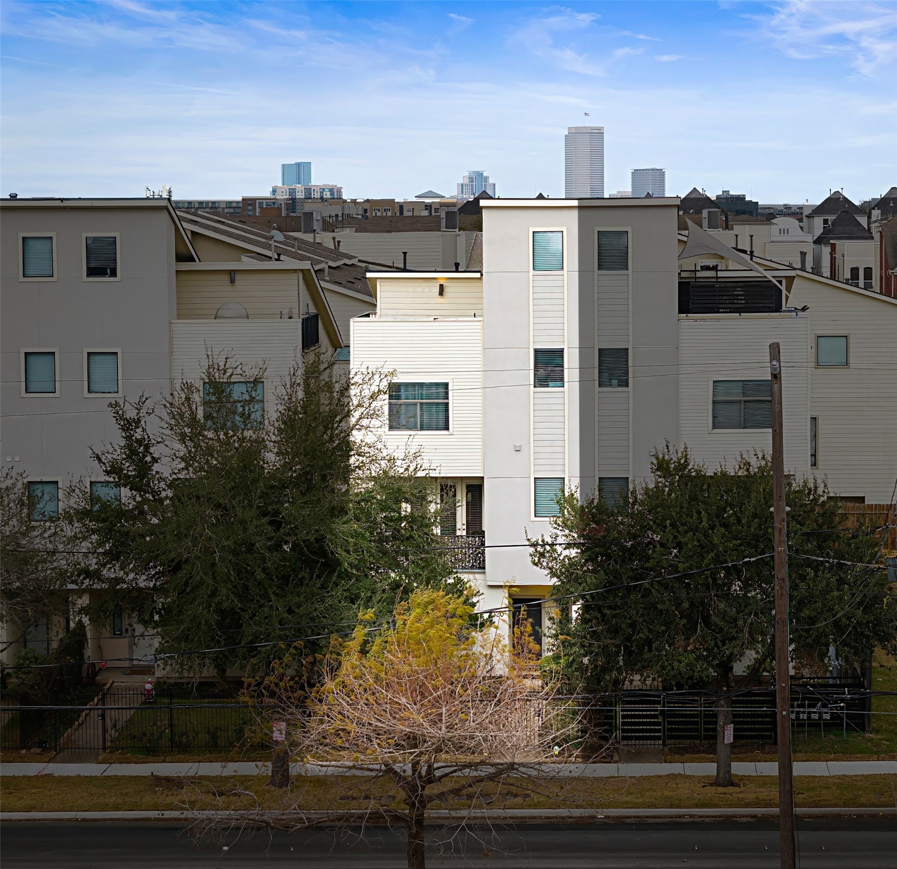 2320 Emancipation Avenue Houston, TX 77004 - Photo 3 of 38 a view of buildings