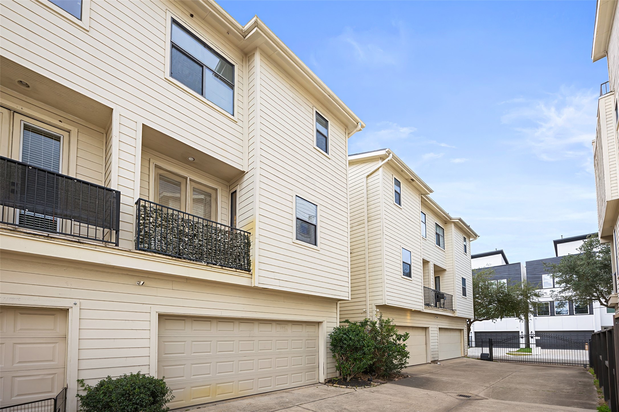2320 Emancipation Avenue Houston, TX 77004 - Photo 35 of 38 a view of a white building among the street
