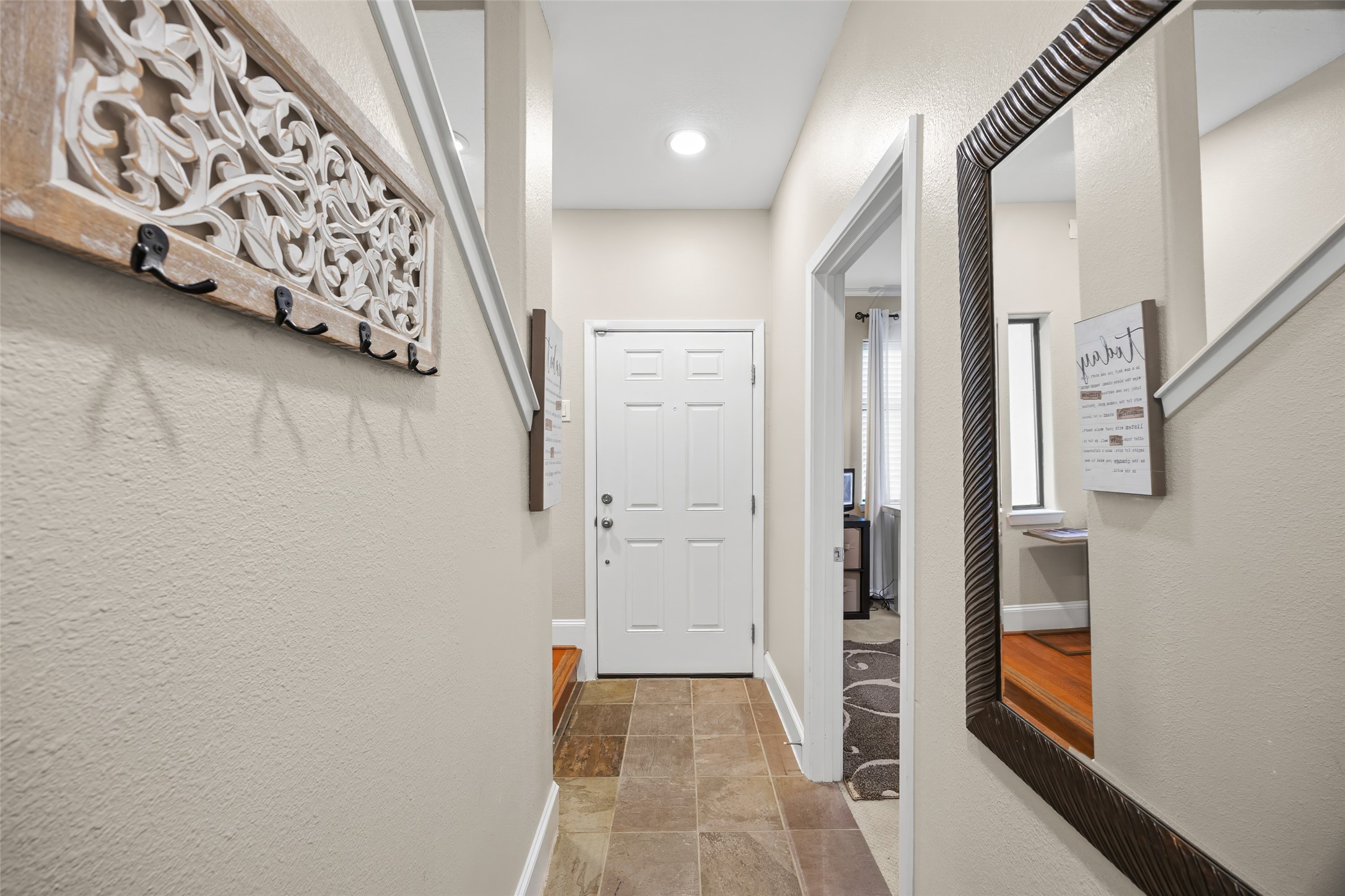 2320 Emancipation Avenue Houston, TX 77004 - Photo 9 of 38 a view of entryway