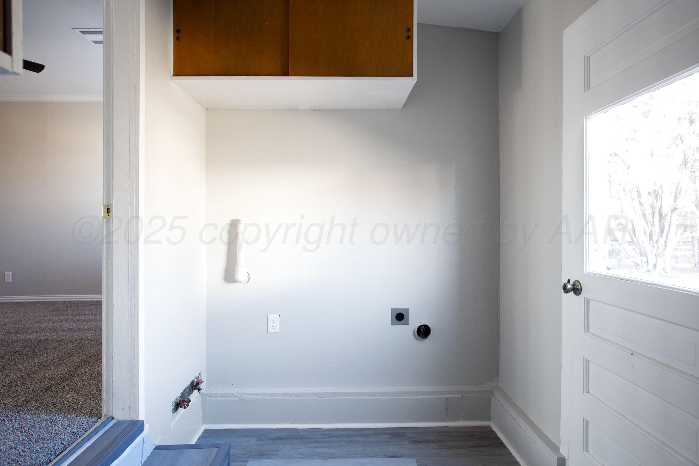 1928 Cherry Street Amarillo, TX 79106 - Photo 21 of 24 a view of an empty room