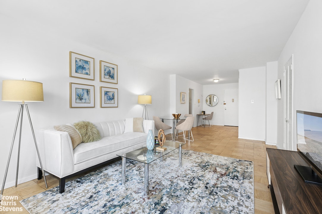 420 East 72nd Street, Unit 15D Manhattan, NY 10021 - Photo 3 of 16