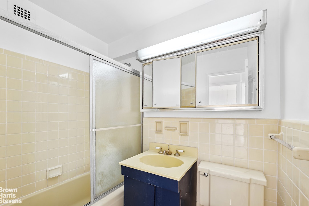 420 East 72nd Street, Unit 15D Manhattan, NY 10021 - Photo 6 of 16