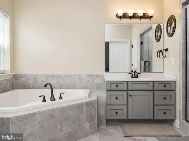 $799,900 | 940 Peppertree Lane, Huntingtown, MD 20639