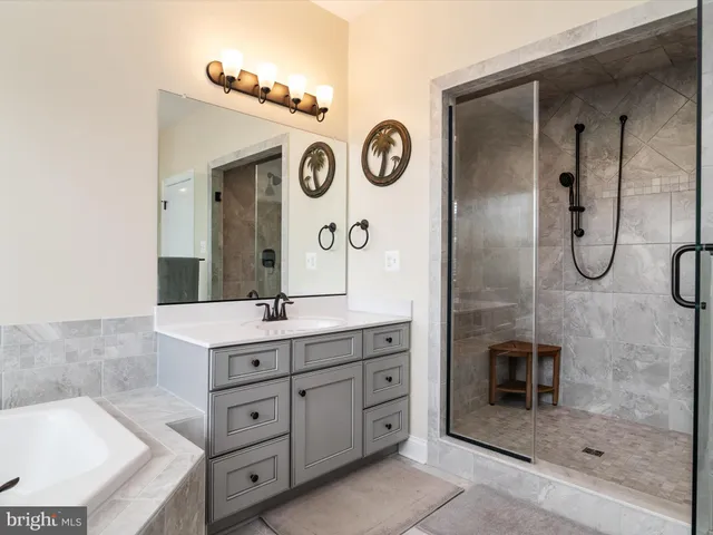 $799,900 | 940 Peppertree Lane, Huntingtown, MD 20639