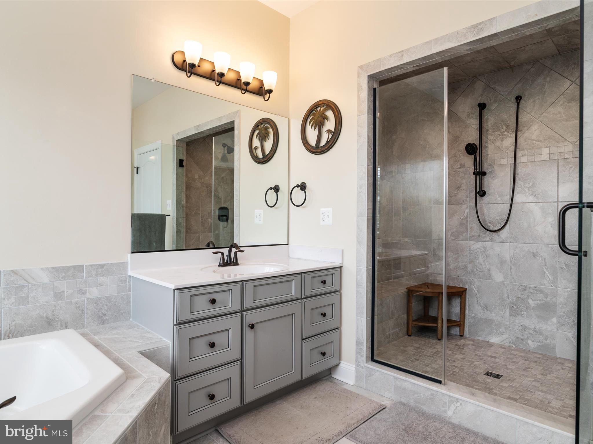 940 Peppertree Lane Huntingtown, MD 20639 - Photo 28 of 54 Primary bath